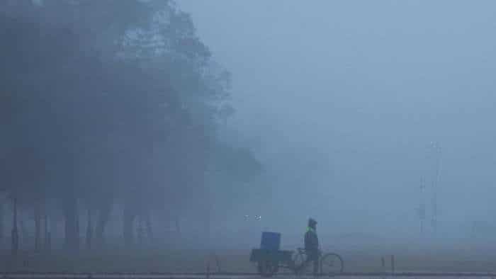 Weather Update AQI is in the Severe category in the National Capital Delhi Dense fog in many areas