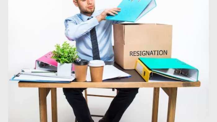 Financial arrangements before leaving job If you are planning to leave job for new business then make these preparations first otherwise you may be regret