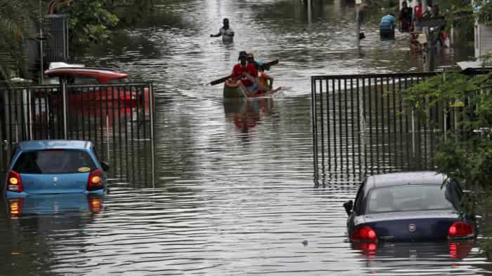 Due to continuous heavy rains in Tamil Nadu holiday declared in schools and colleges orange alert issued for many places