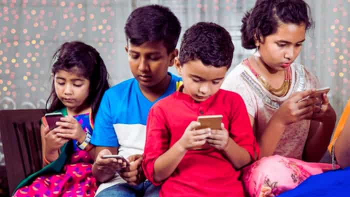 how to keep child away from mobile phones read 6 effective tips here