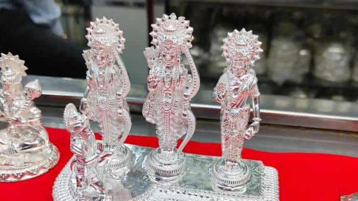 Ayodhya Ram Mandir Pran Pratishta  Lord Ram Gold and Silver Idols demand surges in Jhaveri Bazar