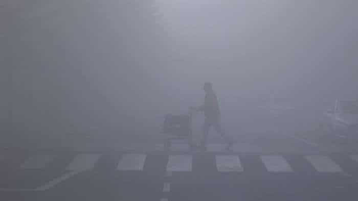 IMD Issues Red Alert of cold wave and dense fog in next few days in Delhi NCR and Northern India