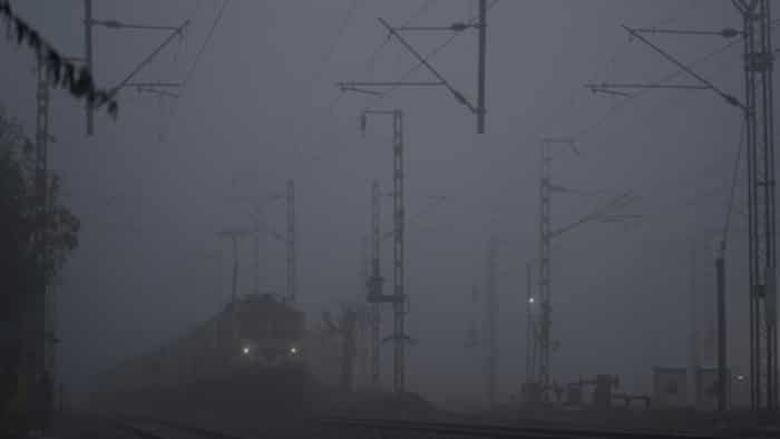 due to dense fog 28 trains are running late to Delhi from various parts of the country conditions as on 23rd January