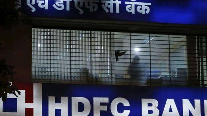 HDFC Bank group to acquire 9 5 percent holding in indusind bank rbi gives approval hdfc bank share price slip