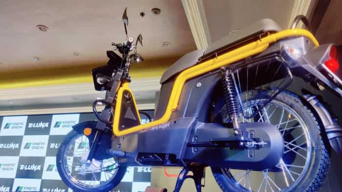 kinetic green launched e luna 110 km per charge range these are the key features check price 