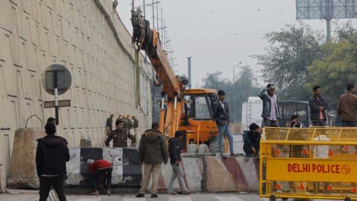 Farmers Protest news farmers march to delhi kisan andolan Section 144 imposed in Delhi Haryana traffic police advisory ghazipur tikri singhu shambhu border jam latest update