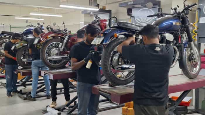 Jawa Yezdi Motorcycles Mega Service Camp to Jaipur and Lucknow This February check details here