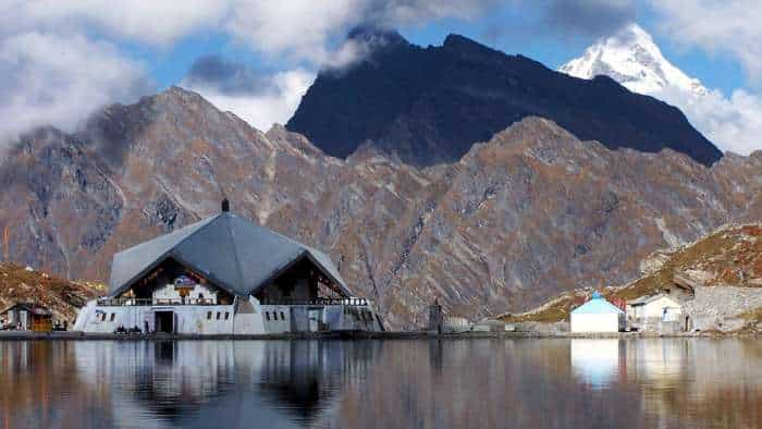 Hemkund Saheb Portals to be opened from 25 May 2024 all you need to know about routes from road airport railway