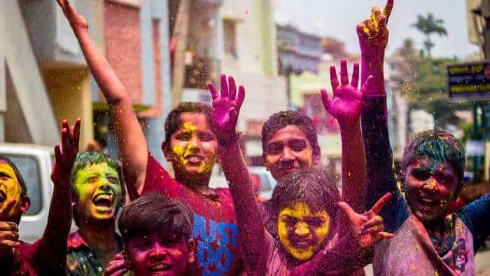 Holi 2024 celebration in foreign countries myanmar nepal sri lanka indonesia america europe also celebrate colour festival