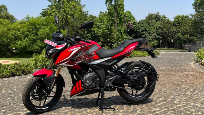 Bajaj Pulsar N250 Launched in India new colour new features added check price details