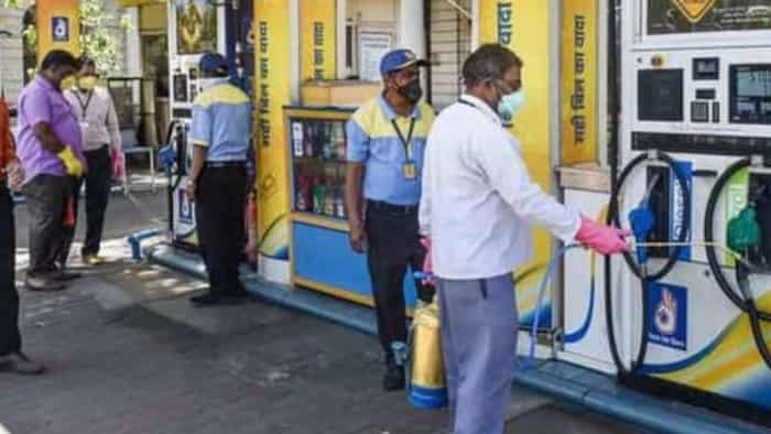 petrol diesel price today delhi mumbai kolkata noida oil marketing companies issue new rate of petrol diesel check rate of 15th april