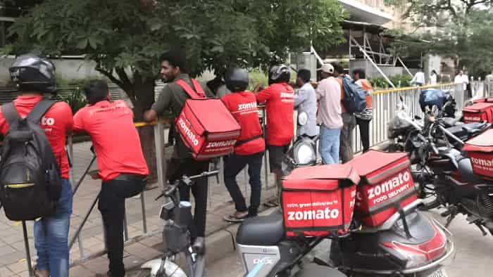 Online Food Ordering company Zomato got around rs. 12 crore gst notice, last month also they got gst notice
