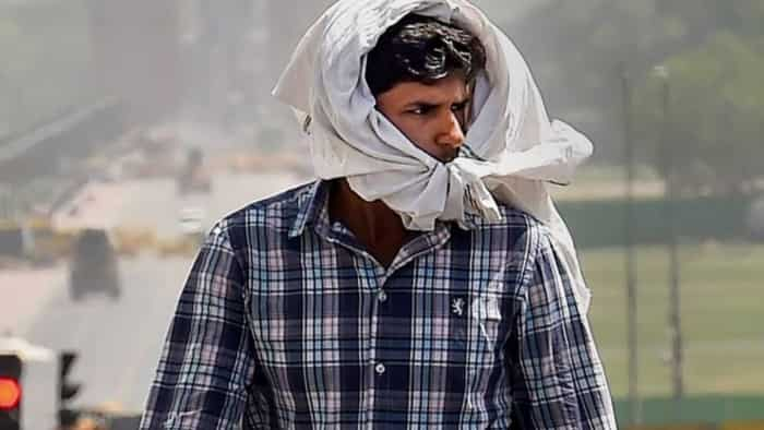 Heatwave in delhi ncr north india in may 2024 IMD predicts heavy heatwave in 11 states today