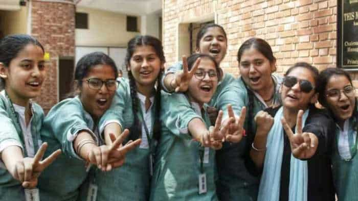 cbse class 10th result 2024 declared on cbseresults nic in cbse.gov.in direct link pass percentage mark sheet Digi locker umang app