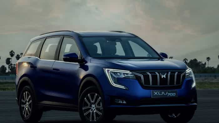 Mahindra Launches XUV700 AX5 Select with news specs features check ex showroom price 