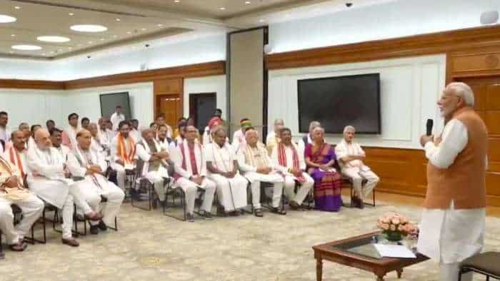 PM Narendra Modi in Tea meeting to new ministers focus on 100 days work plan complete pending projects