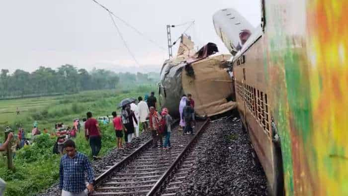 Kanchenjunga Railway Accident Railway Board Chairman Jaya Sinha Says there is no kavach in train route