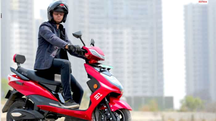 iVOOMi launches economical and power efficient e scooter S1 Lite check price range top speed specs features