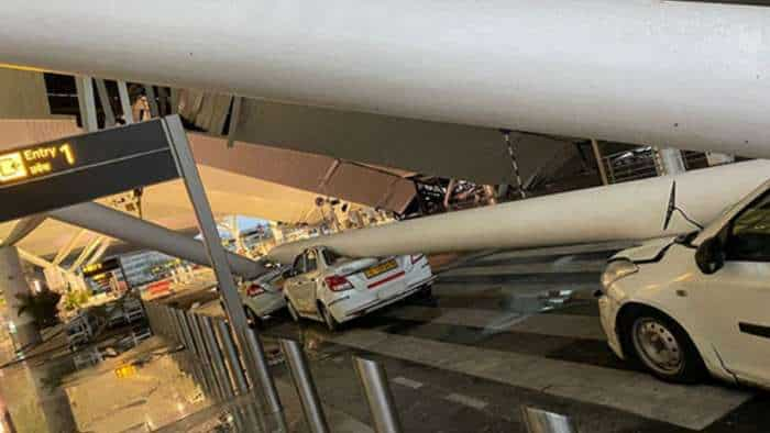 Accident at Delhi airport in the first rain of monsoon people injured after part of the roof of Terminal-1 collapsed