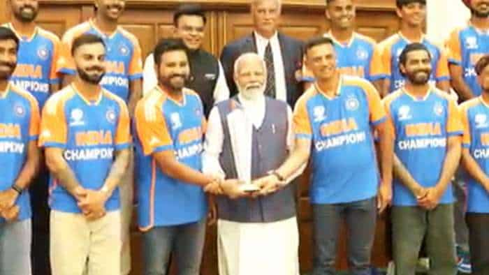 Team India after T20 World Cup Champions reach India will have a special meeting with PM Modi in Delhi today and will participate in open bus parade check Schedule