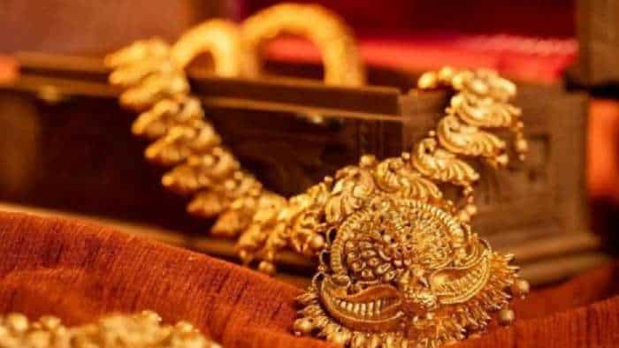 gold price today on 8th July 2024 gold trades under pressure silver falls more than 200 rs on MCX