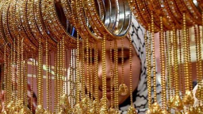 gold price today on 12h July 2024 gold trades under pressure silver falls more than 400 rs on MCX