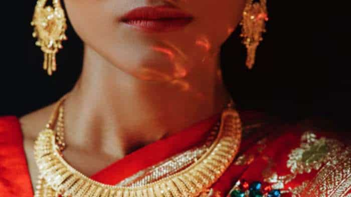 Union Budget 2024 govt reudced custom duty on gold in budget gold price down rs 5-90 lakh per kg jewellery stock up over 10 percent