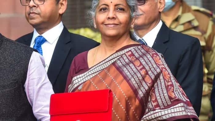 Budget 2024 Nirmala Sitharaman read budget presentation with which tablet apple 10th gen check price