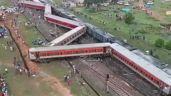 Train Accident 7 train accident in last 13 days from up bengal to gujarat see photos