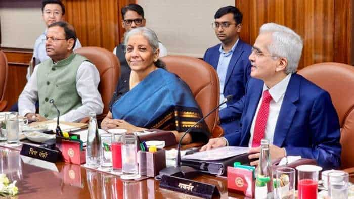 Finance minister Nirmala Sitharaman and rbi governor shaktikanta das joint press conference after budget on banking