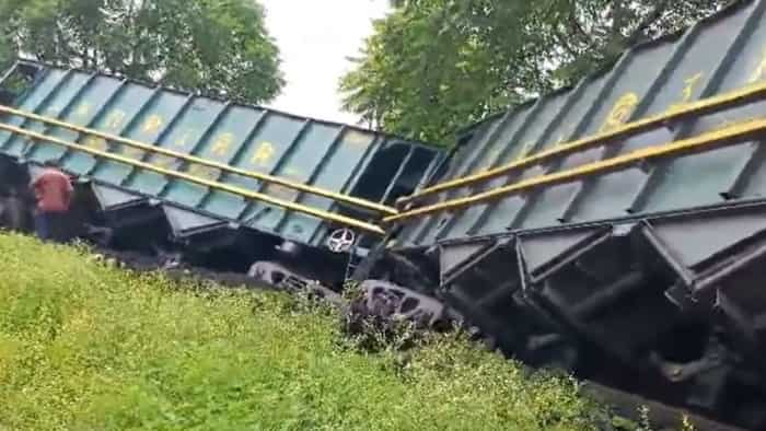 Train Accident congress party alleged goods train accident in sonbhadra railway ministry reply