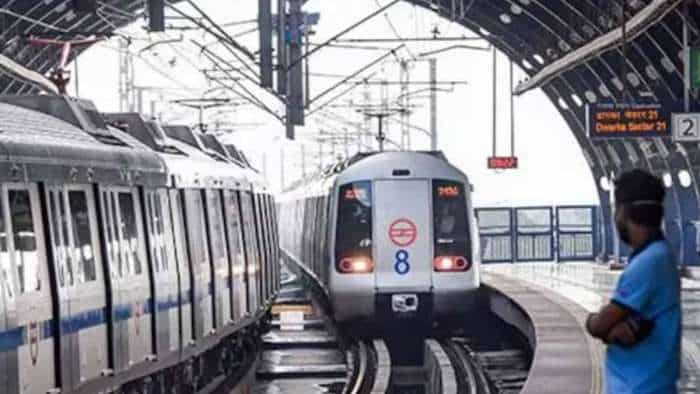 Delhi Metro TIMINGS FOR COMMENCEMENT OF SUNDAY SERVICES ON PHASE III CORRIDORS REVISED check new timings