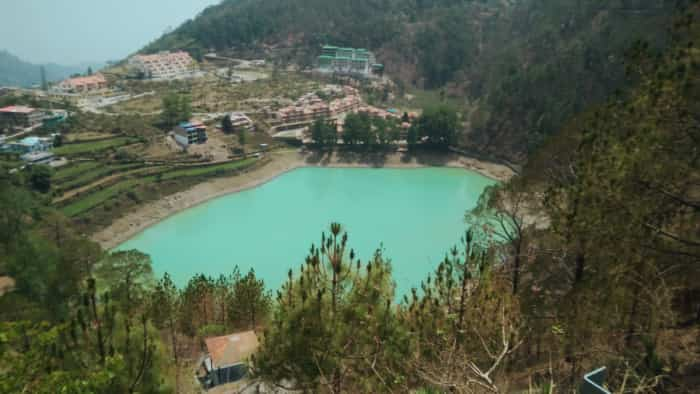 Sarovar nagari nainital famous tourist place hill station secret lake offbeat destinations  khurpatal water changing many colours 