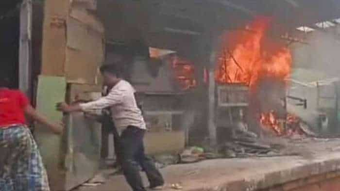 Fire Breaks Out at West Bengal Ghutiari Sharif Railway Station no causalities reported