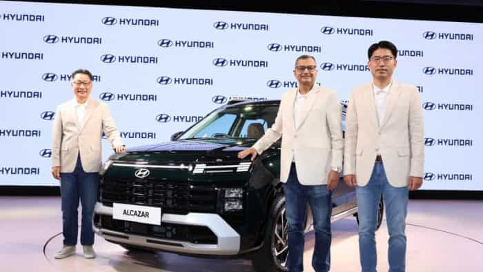 2024 Hyundai Alcazar facelift launched in india check price specifications features