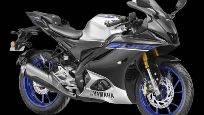 Yamaha R15M launched with carbon fibre pattern new features installed check price and other details