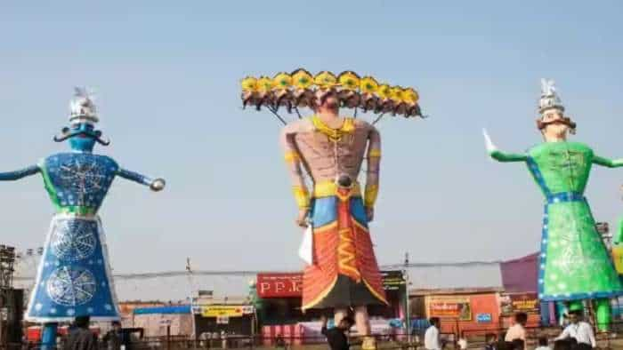 Vijaya Dashami 2024 Dussehra fair of ram leela maidan red fort etc places in Delhi is famous