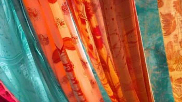 up silk expo 2024 cm yogi adityanath says immense possibilites in silk industry in up farmers to get 90 percent subsidy on silk kit palan