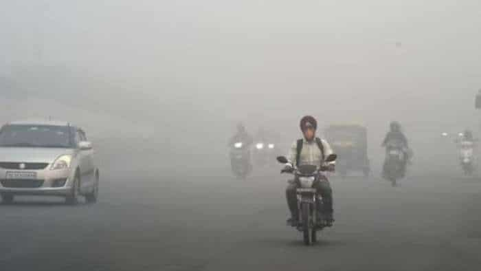 Pollution in Delhi Situation worsened due to poisonous air in Delhi AQI crossed 400 in 16 areas today