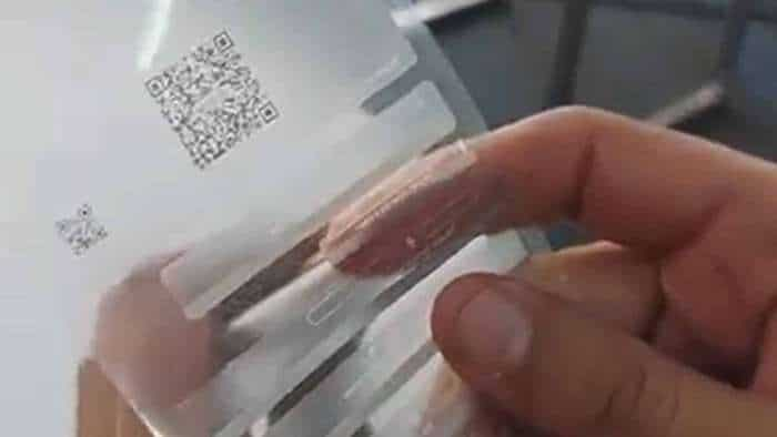 Smartphone Stickers in the Box know its use how it protect your phone