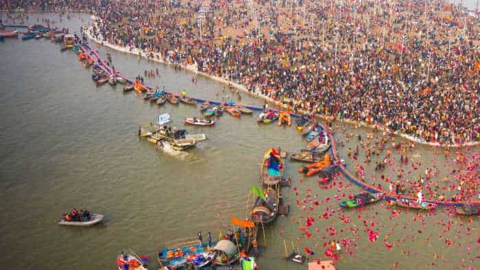 Mahakumbh 2025 more than 8 lakh workers will benefit from the 45-day Mahakumbh