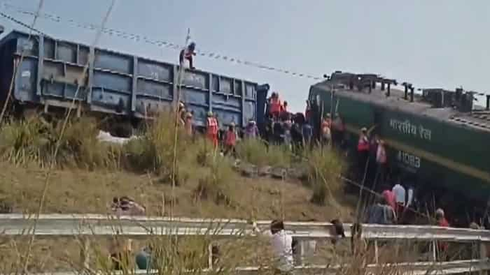 Train Accident Fatehpur 2 goods train colide coach engine derailed see details 