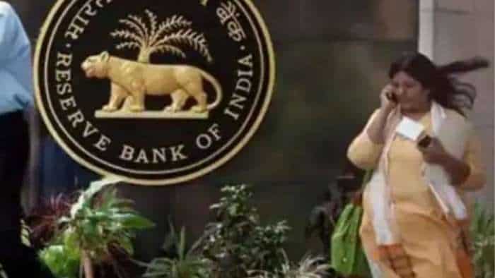 RBI की ओर से एक Rate Cut... और फिर रैली दिखा सकते हैं ये Stocks, शुक्रवार को रखें नजर RBI repo rate cut expected in MPC meeting LIC Housing finance pnb housing finance NBFC stocks to watch