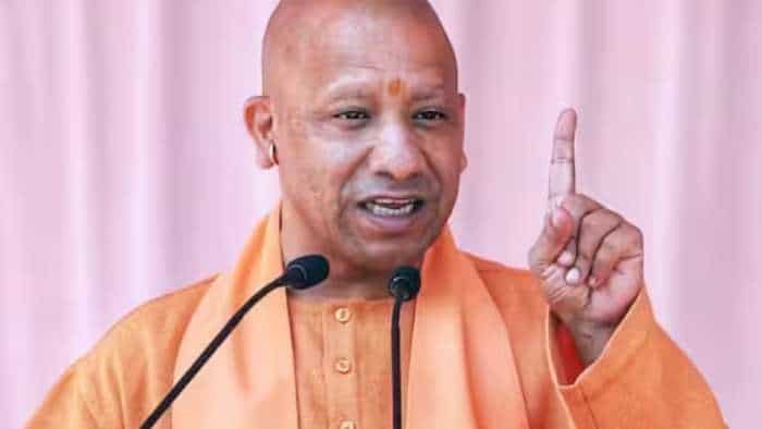 महाकुंभ में वीकेंड पर भीड़ के चलते न बिगड़े व्यवस्था, सीएम योगी ने अधिकारियों को दिए सख्त निर्देश mahakumbh-2025-cm-yogi-strict-instructions-to-manage-weekend-crowd