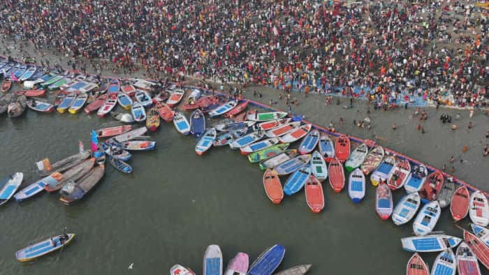Maha Kumbh 2025 87pc of those who took a flight to Mahakumbh paid 50-300% more for the air ticket claims localcircles report