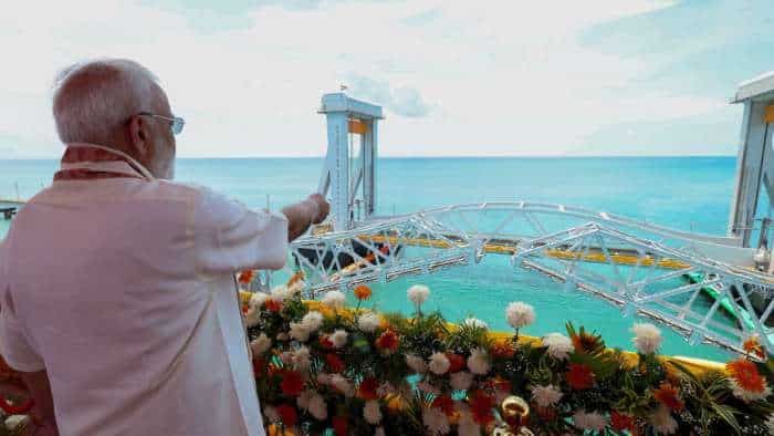 india first vertical lift rail bridge pamban inaugurated by PM Narendra Modi