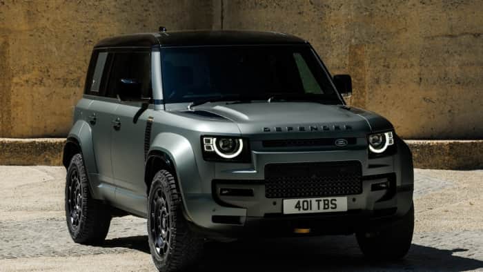 देश में खूब बिक रही Defender, 90% तक बढ़ी सेल्स; धड़ल्ले से बिक रही लग्जरी कार Lexus india and JLR india sales report defender is most selling car