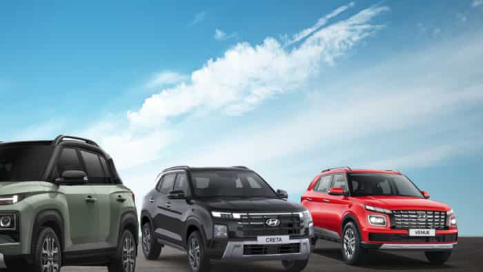 बिक्री के मामले में 3 में से 2 कार SUV; इन 2 प्रीमियम फीचर्स पर ज्यादा भरोसा कर रहे लोग Hyundai Motor India Limited Achieves New Milestone in FY 2024 25 suv demand high sunroof feature in sales