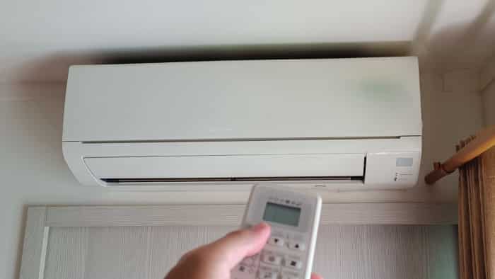 AC का फिल्टर इतने दिन में जरूर कर लें साफ, बेहतर कूलिंग और कम आएगा बिजली का Bill AC Filter cleaning tips to get rid of huge electricity bill and cooling benefits