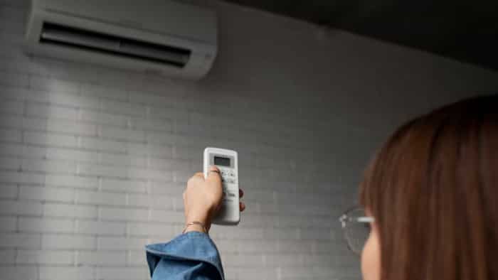 24/7 बिंदास चलाओ AC, फिर भी नहीं आएगा ज्यादा बिजली का बिल, बस इन टिप्स को कर लो फॉलो how to reduce ac bill here are tips to save electricity in summer check tricks